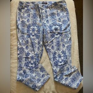 JustFab Blue and White Patterned Women Jeans